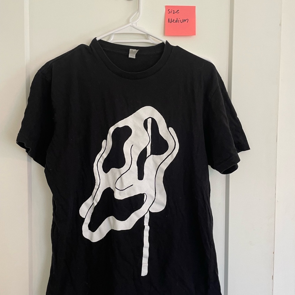 Yheti Black Graphic T-Shirt